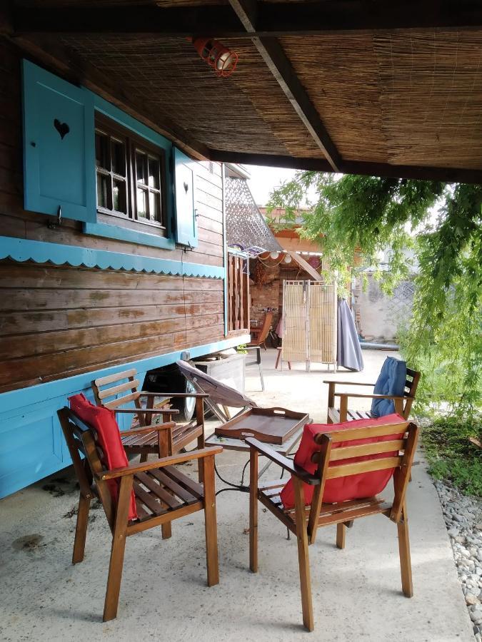 La Roulotte Des Carpates Hotel Gaillac Kültér fotó